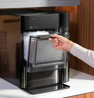 Why Counter Top Ice Makers Are a Game-Changer for Small Kitchens