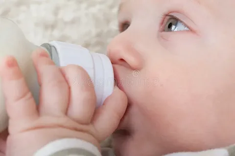 The Pros and Cons of Powdered vs. Liquid Baby Formula